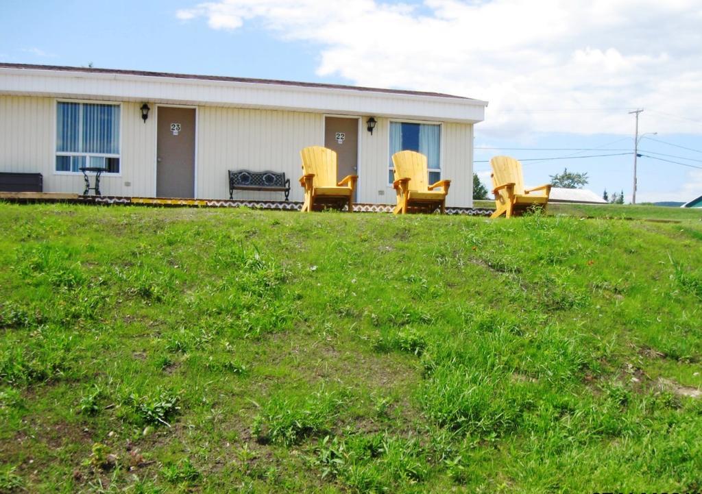 Motel De La Pointe Aux Bouleaux Baie-Sainte-Catherine Exterior foto